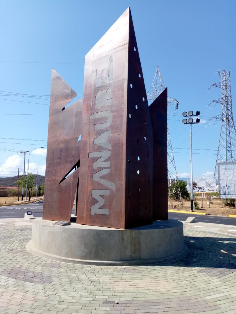 Monumento Manaure en acero corten instalado en la redoma del distribuidor vial